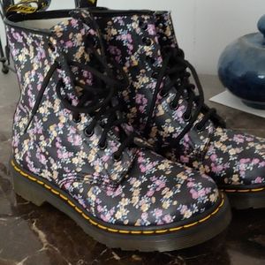 Doc Martens Victorian Mini Ryder Floral Leather Combat Boots
